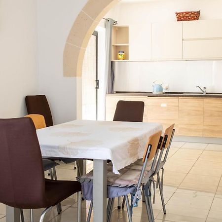 Spacious 3-Bedroom Apartment 30 Seconds From Sea Marsaskala Eksteriør billede