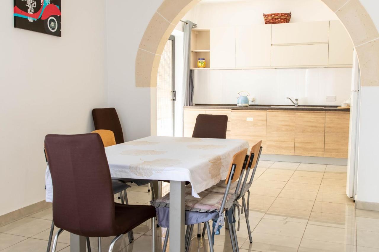 Spacious 3-Bedroom Apartment 30 Seconds From Sea Marsaskala Eksteriør billede