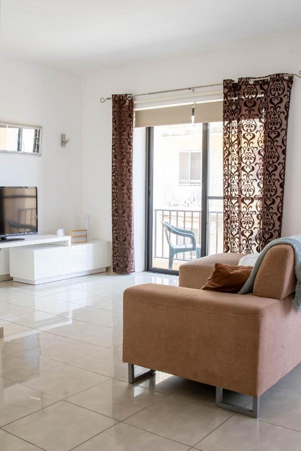 Spacious 3-Bedroom Apartment 30 Seconds From Sea Marsaskala Eksteriør billede