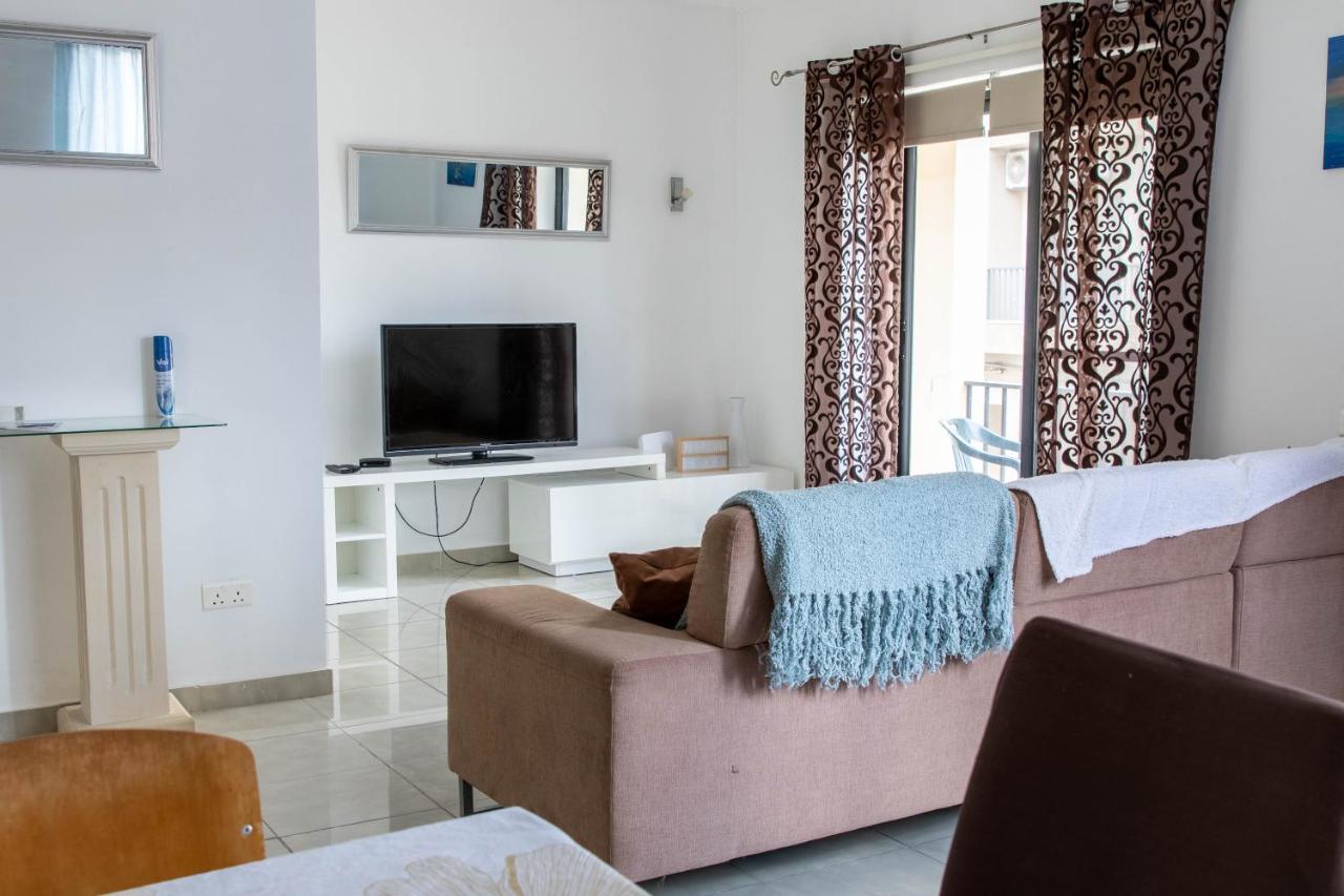 Spacious 3-Bedroom Apartment 30 Seconds From Sea Marsaskala Eksteriør billede