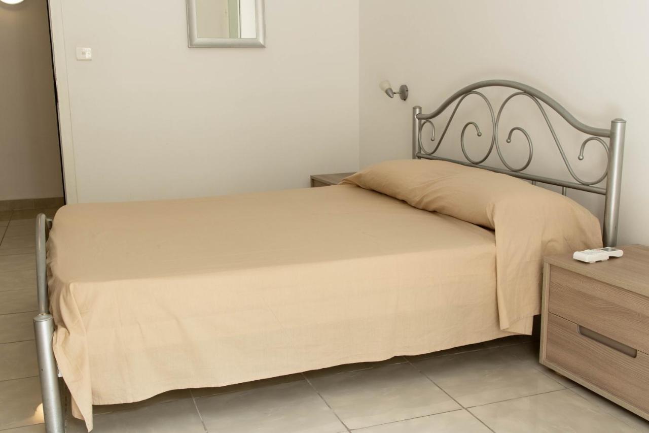 Spacious 3-Bedroom Apartment 30 Seconds From Sea Marsaskala Eksteriør billede