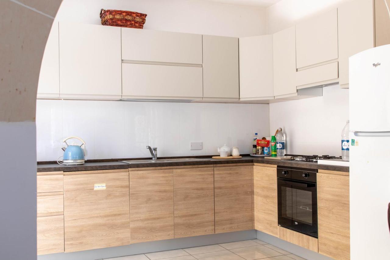 Spacious 3-Bedroom Apartment 30 Seconds From Sea Marsaskala Eksteriør billede