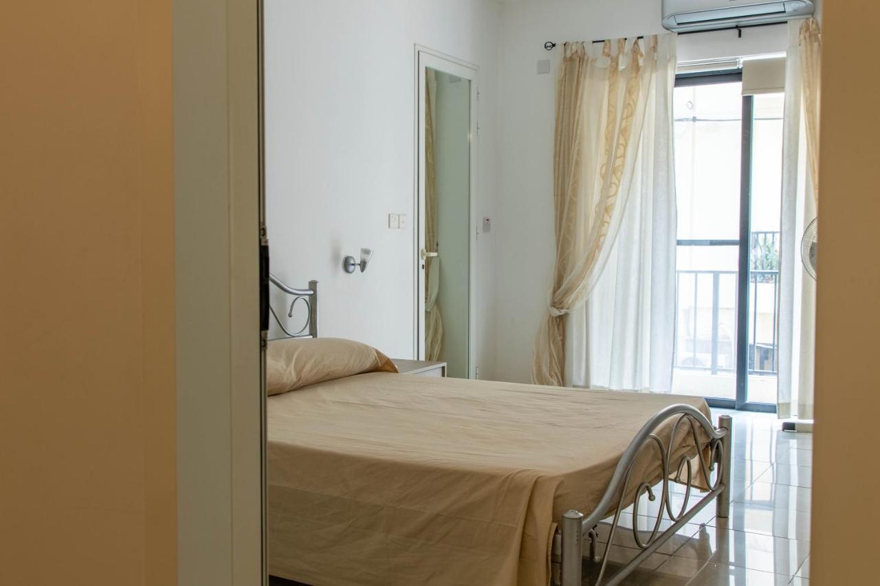 Spacious 3-Bedroom Apartment 30 Seconds From Sea Marsaskala Eksteriør billede