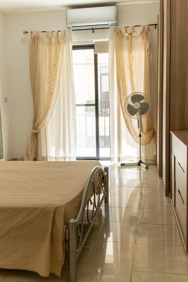 Spacious 3-Bedroom Apartment 30 Seconds From Sea Marsaskala Eksteriør billede