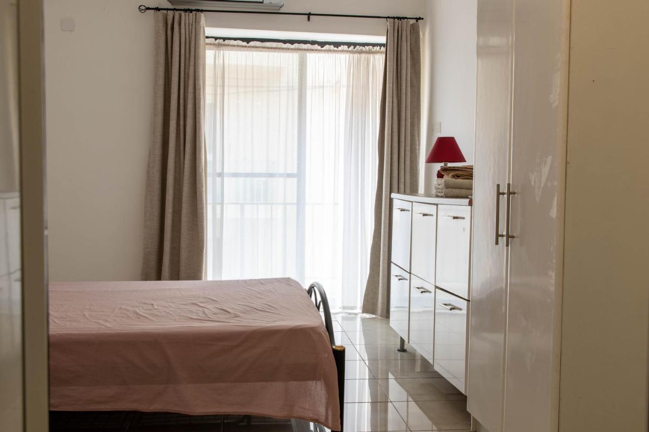Spacious 3-Bedroom Apartment 30 Seconds From Sea Marsaskala Eksteriør billede